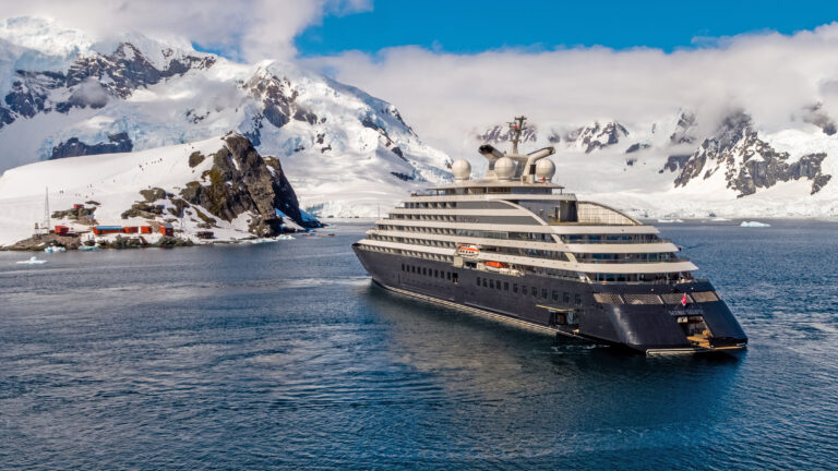 Scenic Eclipse Antarctica - ParadiseHarbor_Roger Pimenta-2
