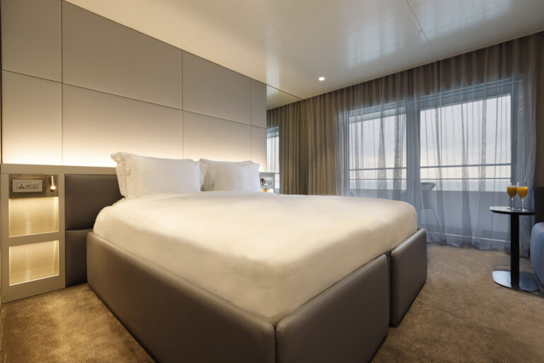 ECYC-Balcony-Suite-001