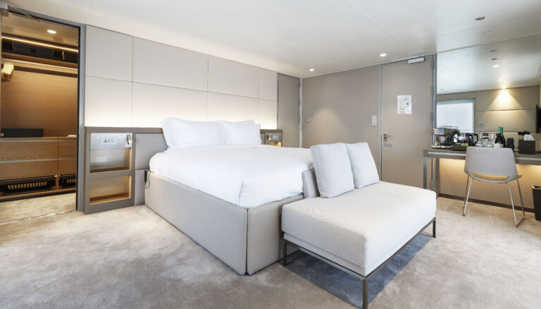 ECYC-Yacht-Suite-002