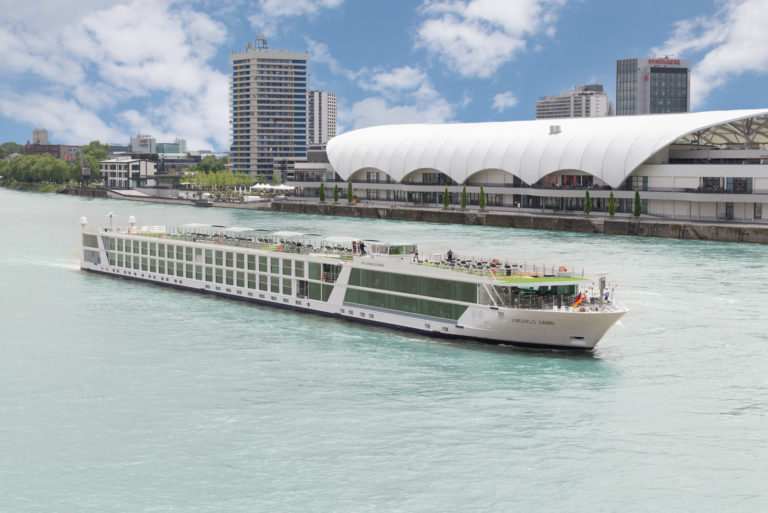 Evergreen Tours_Emerald Star Ships_Emerald Dawn_HR