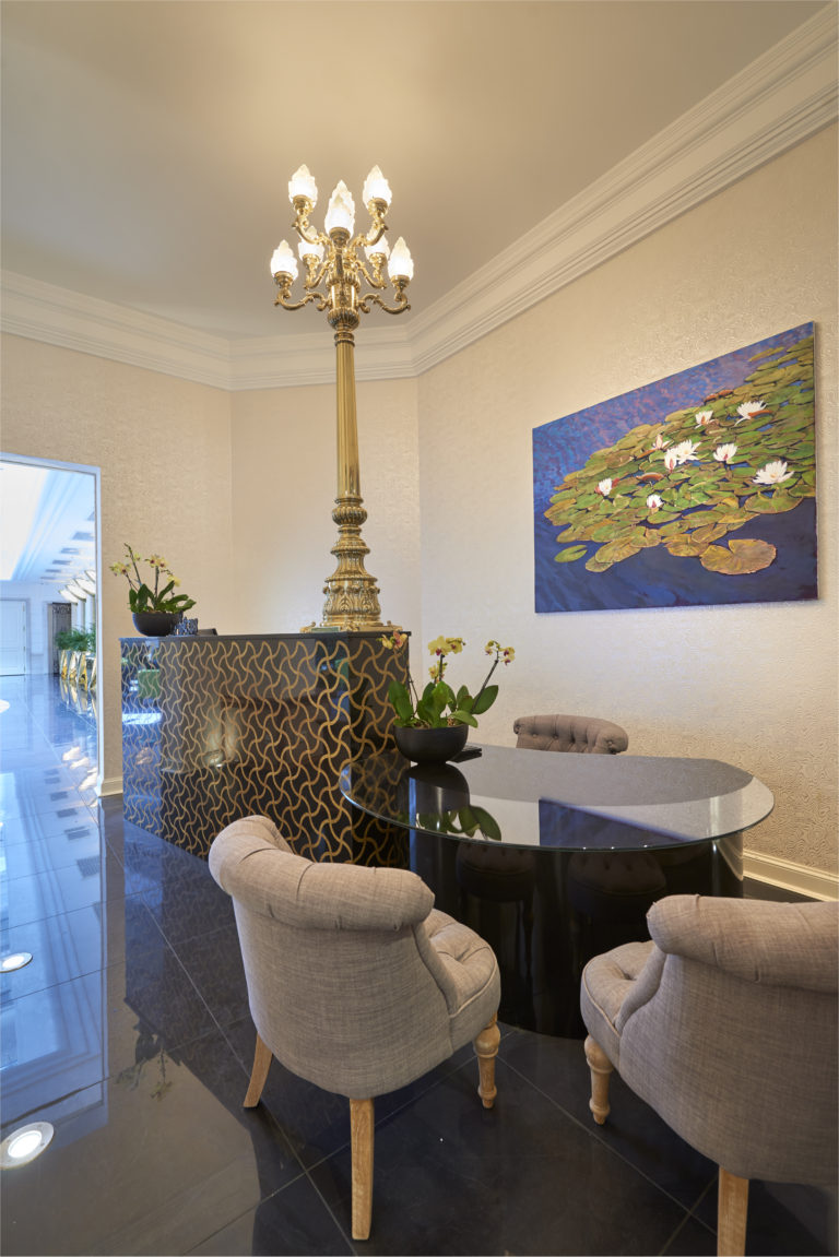 front-desk_32042585487_o