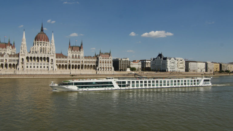 image-3-hi-res---budapest_22783646075_o