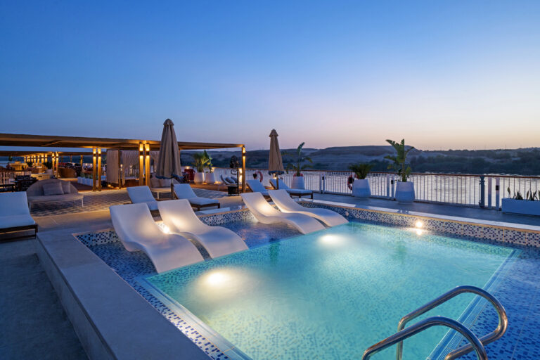 AmaLilia_SunDeck_Pool_PhotogWings_75_edit